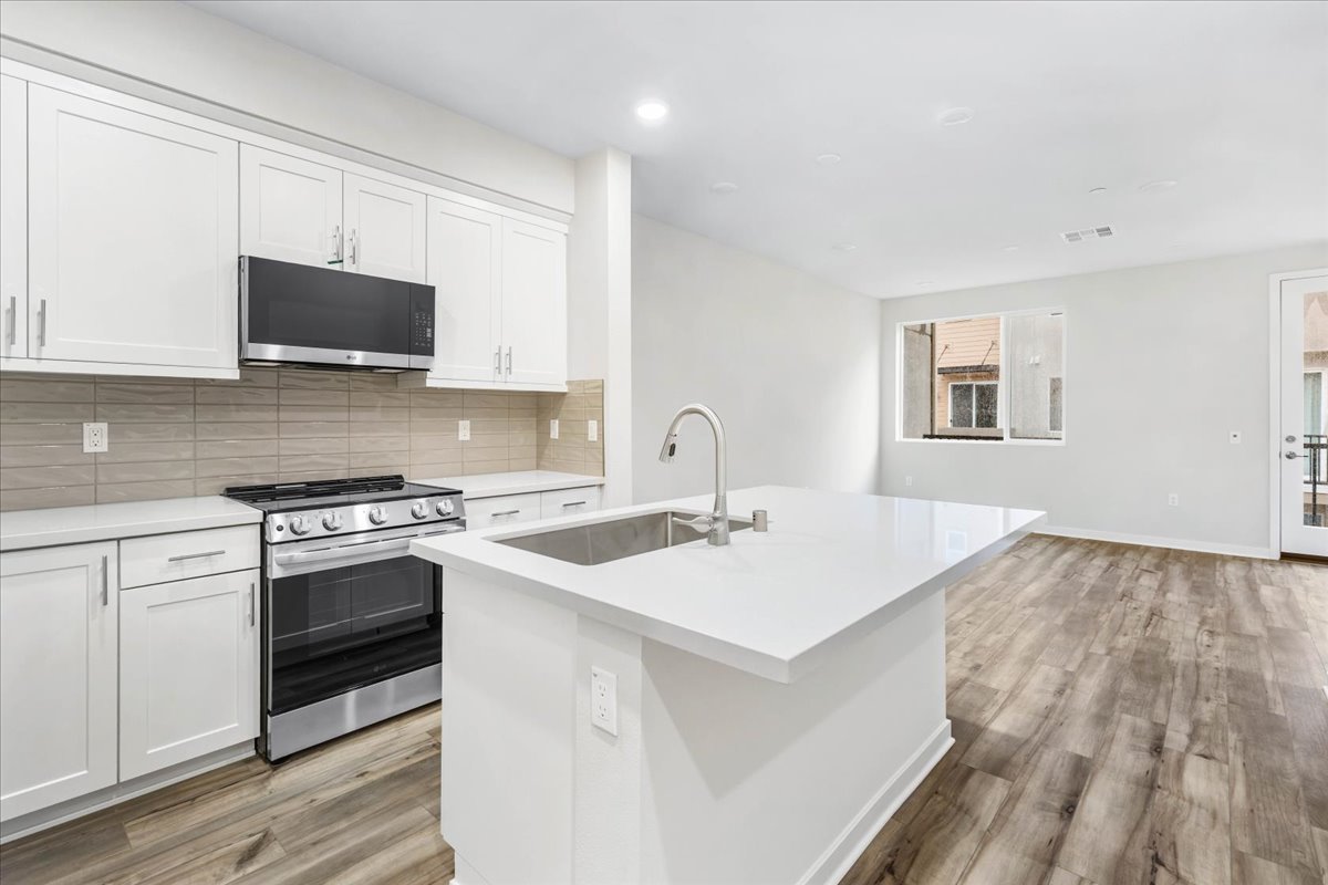 0013 4003 Valley Oak Lane