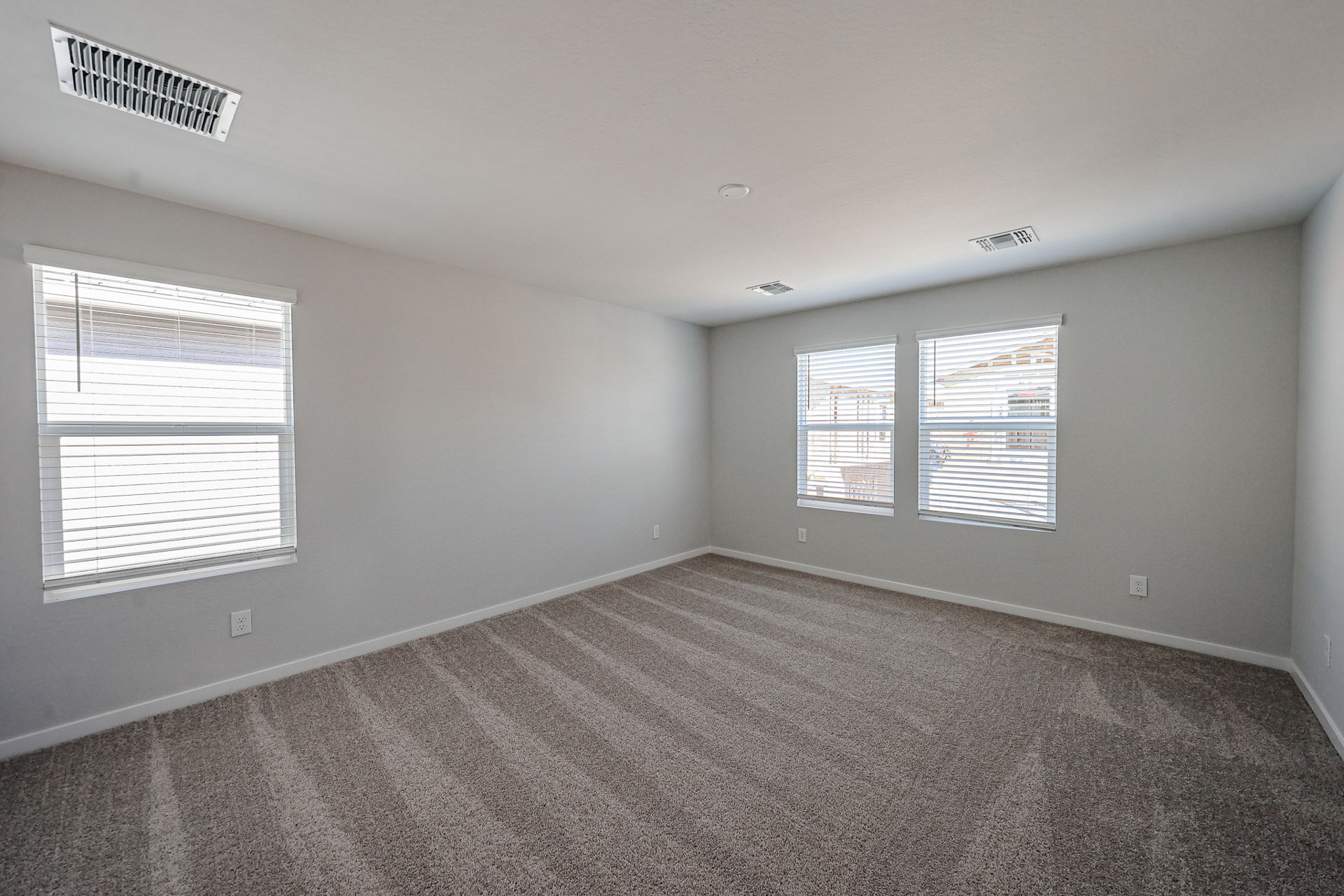 A room with windows.