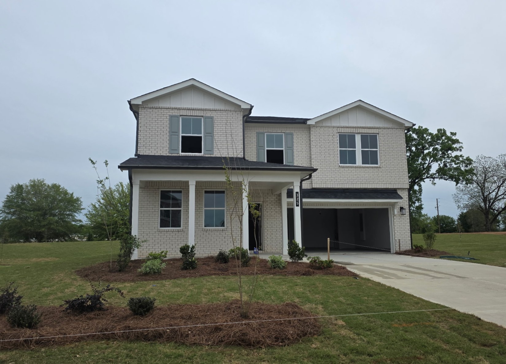 0012 325 EARNSHAW AVENUE